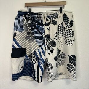 Men’s Ocean Pacific Swim Trunks White w/ Blue & Black Pattern – Size 38
